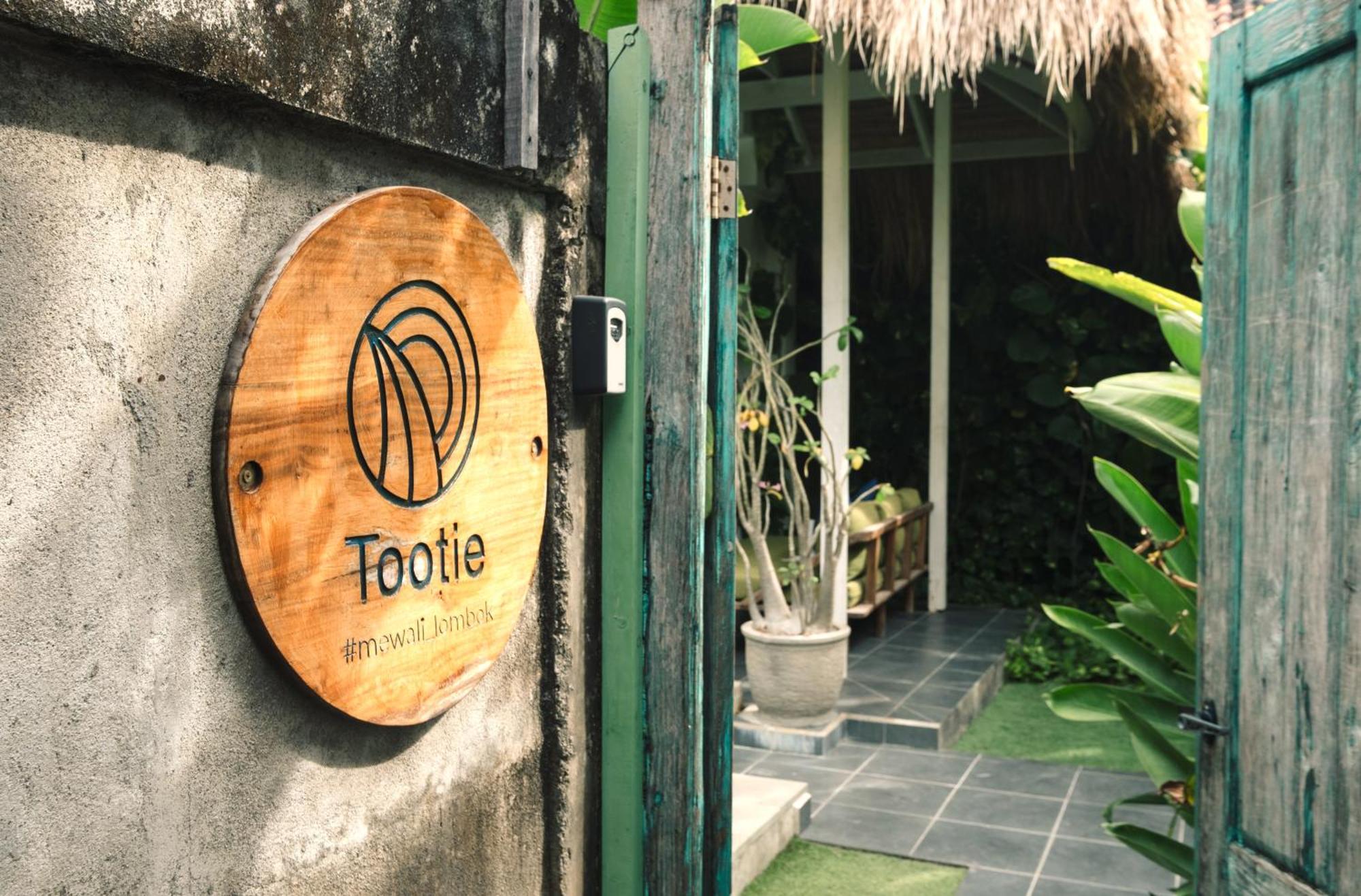 Mewali Villa'S Kuta  Exterior foto